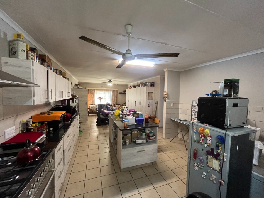 4 Bedroom Property for Sale in Geelhoutpark North West